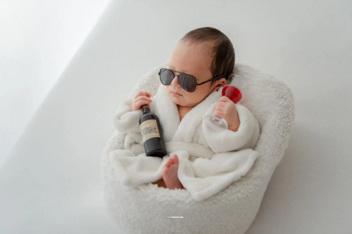 临夏宝宝总是吐奶怎么回事