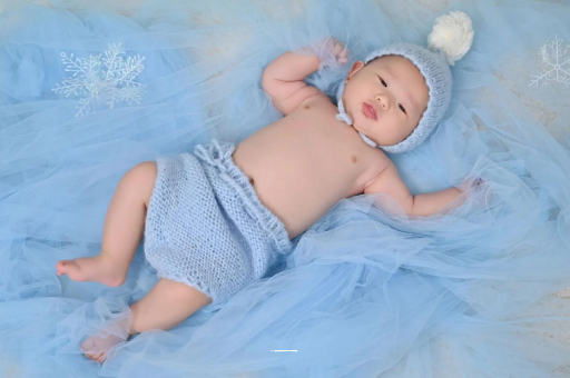 临夏宝宝睡觉爱笑